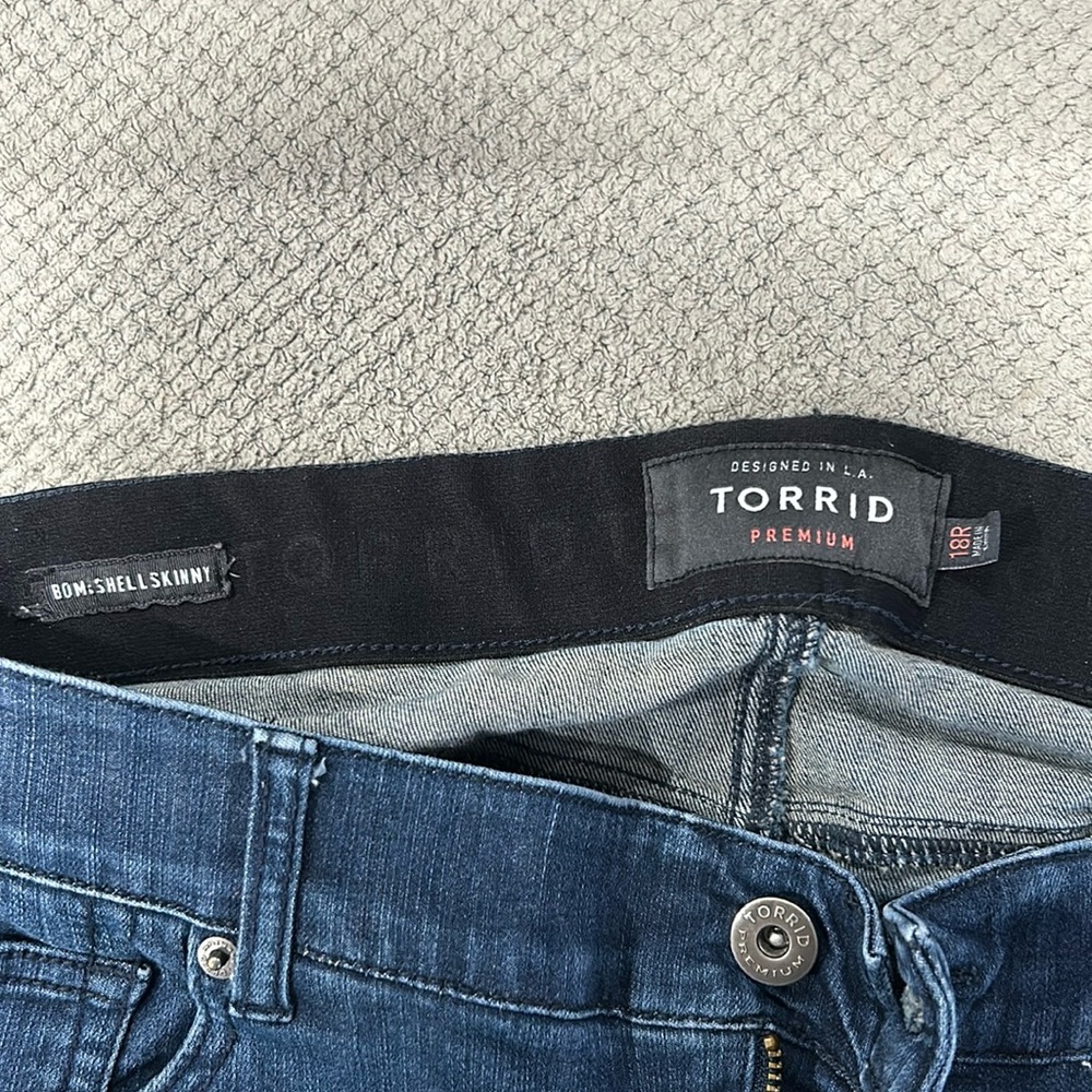 Torrid Bombshell skinny Jean size 18R